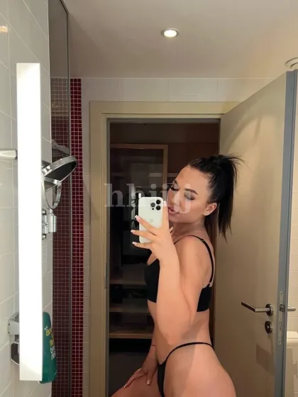 Adriana, female escort in Hong Kong