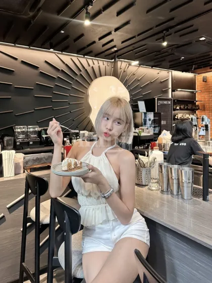 Chaerin, female escort in Hong Kong