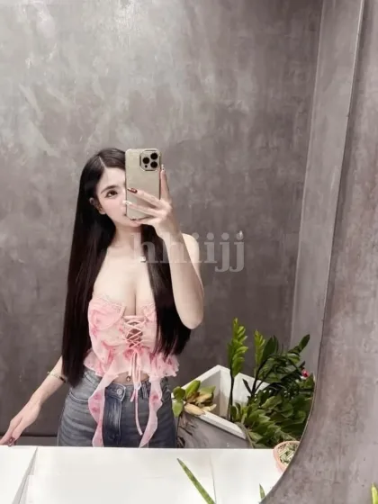 Daeun, female escort in Hong Kong