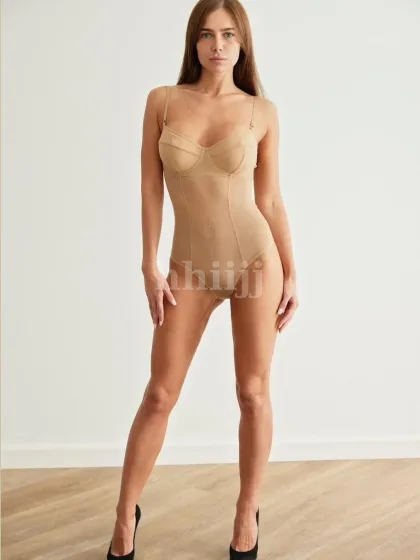 Eva, female escort in Hong Kong