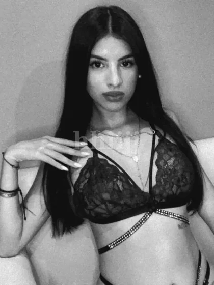Jun, female escort in Hong Kong