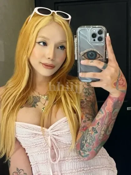 Camilla, shemale escort in Hong Kong