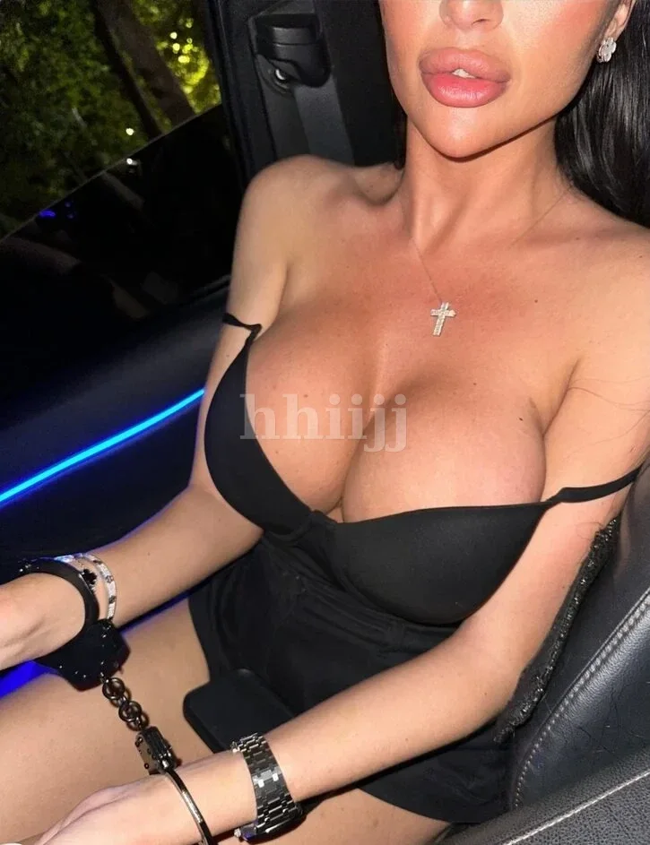 Darina 2, Hong Kong profile photo 18