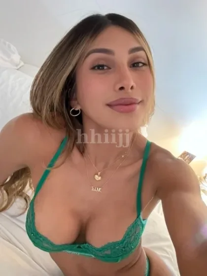 Dolly, shemale escort in Hong Kong