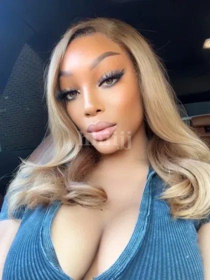 Dorothy, shemale escort in Hong Kong