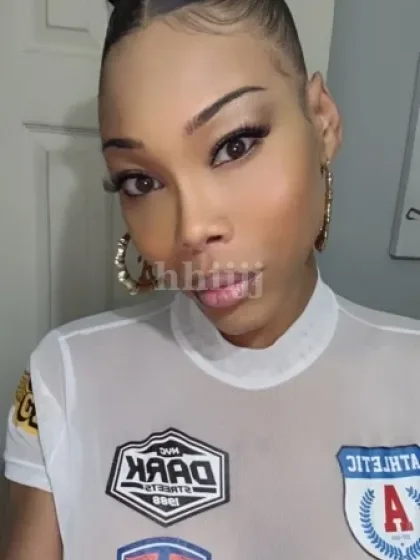 Grace 2, shemale escort in Hong Kong