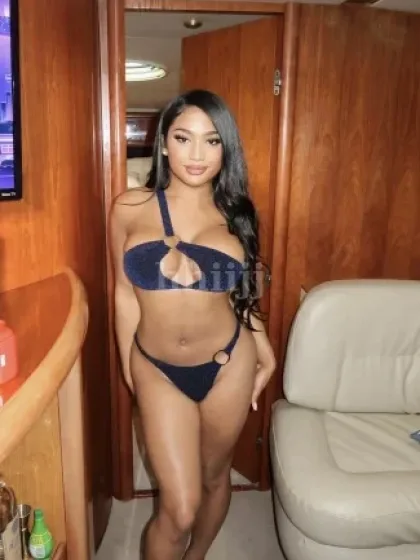 Layla, shemale escort in Hong Kong