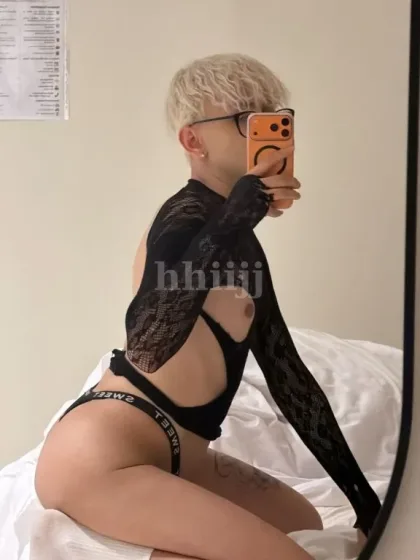 Dorian, male escort in Hong Kong