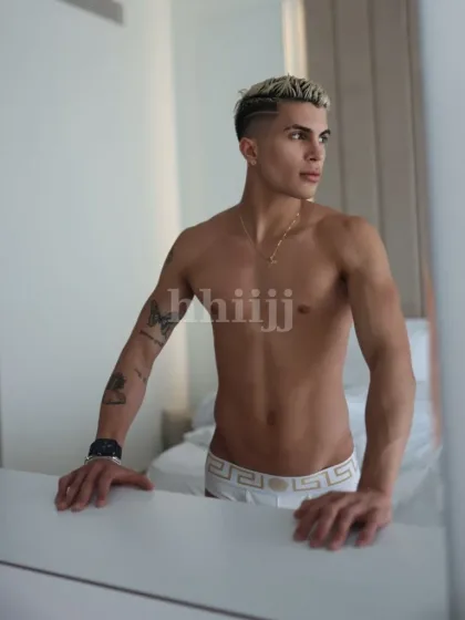 Felipe, male escort in Hong Kong