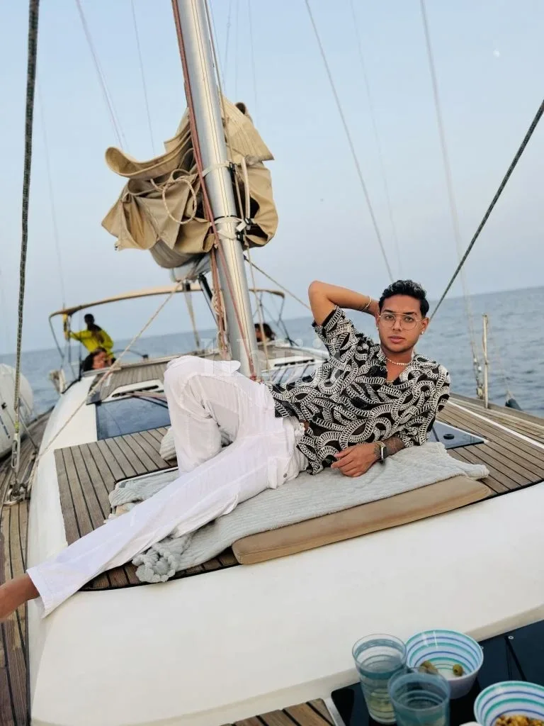 Lorenzo, Hong Kong profile photo 33