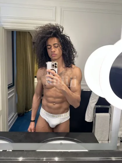 Pietro, male escort in Hong Kong