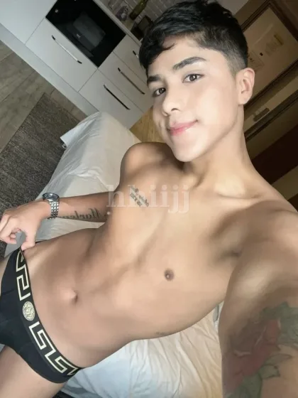 Valentino, male escort in Hong Kong