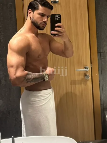 Vendome, male escort in Hong Kong