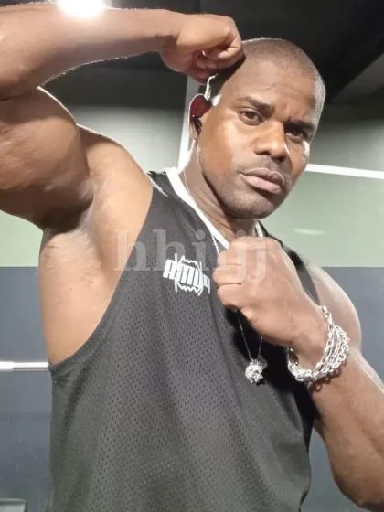 Warren, male escort in Hong Kong