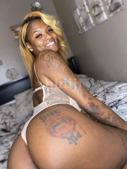 Peggy, female escort in Hong Kong