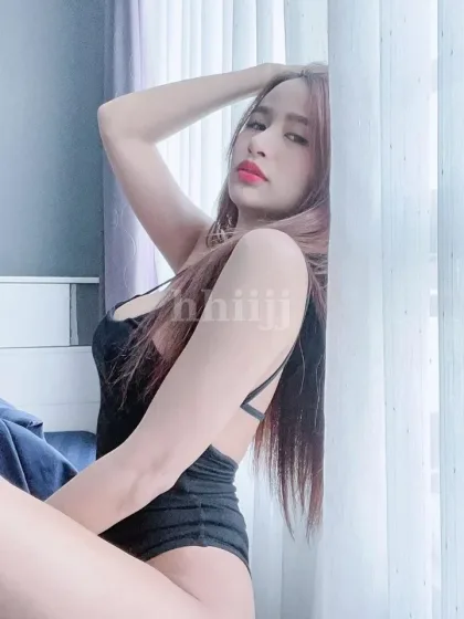 Sze Ni, female escort in Hong Kong