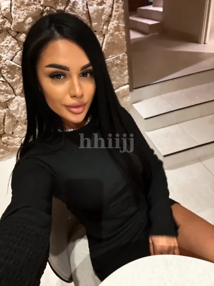 Marina, female escort in Hong Kong