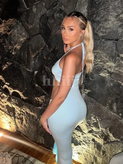 Sum, female escort in Hong Kong