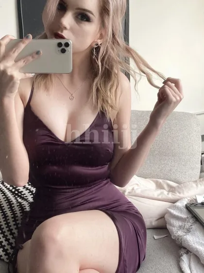 Yeeman, female escort in Hong Kong