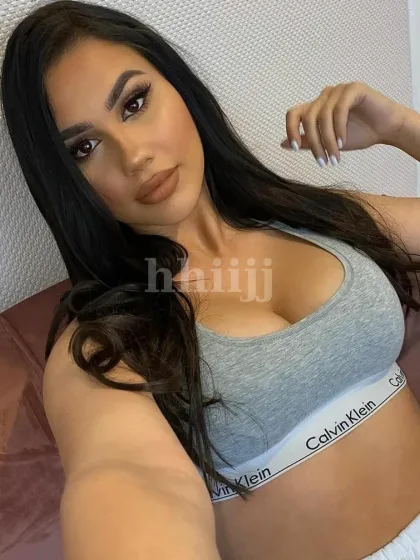 Kar Wai, female escort in Hong Kong