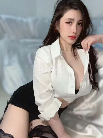 Wingki, female escort in Hong Kong