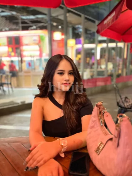 Suet Kwan, female escort in Hong Kong