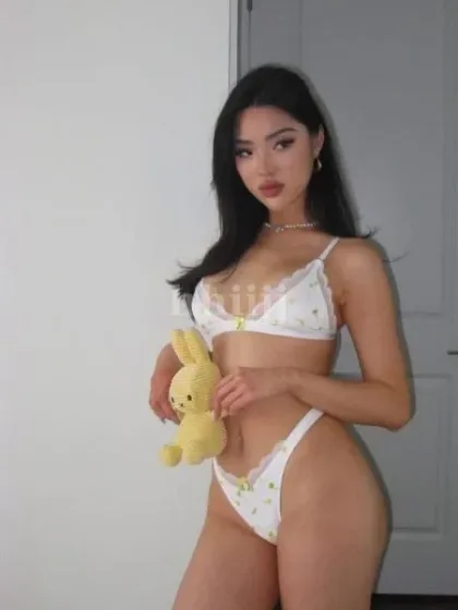 Siu, female escort in Hong Kong