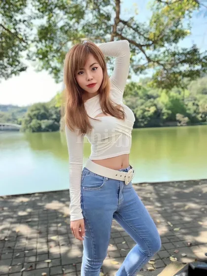 Viola, female escort in Hong Kong