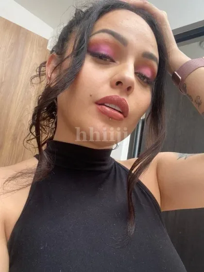Virginia, female escort in Hong Kong